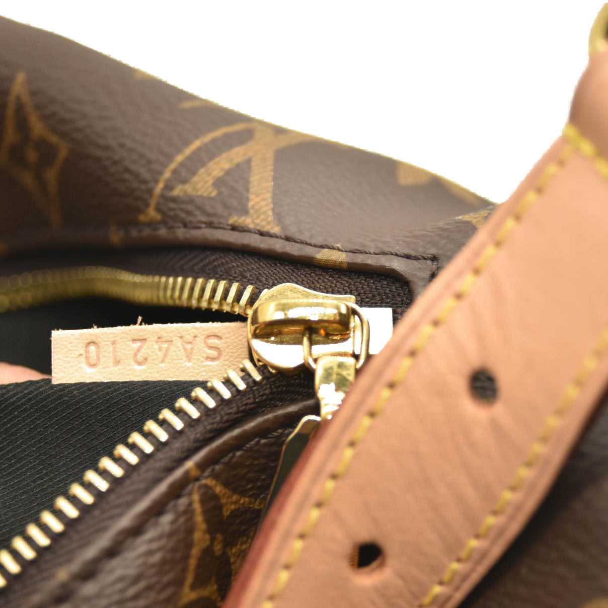 LOUIS VUITTON Monogram Bumbag SA4210