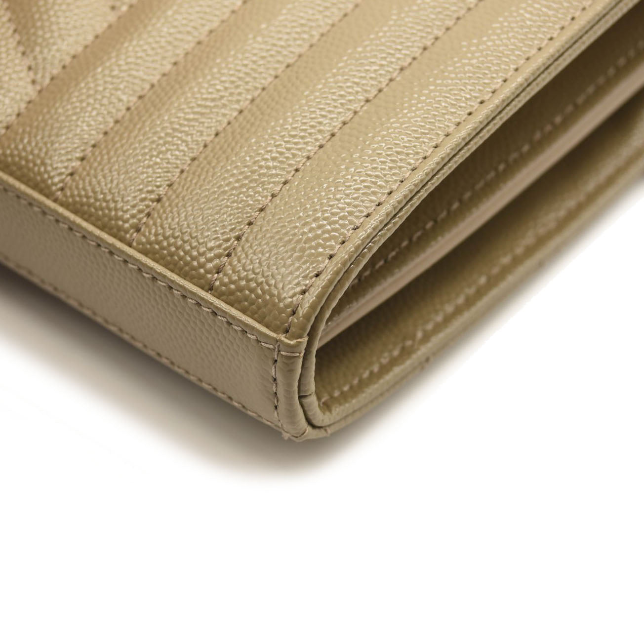 $1990 SAINT LAURENT Grain De Poudre Mixed Matelasse Triquilt Monogram Chain Wallet Dark Beige