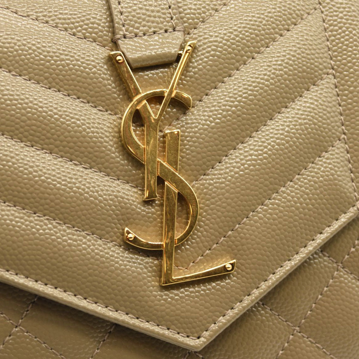 $1990 SAINT LAURENT Grain De Poudre Mixed Matelasse Triquilt Monogram Chain Wallet Dark Beige