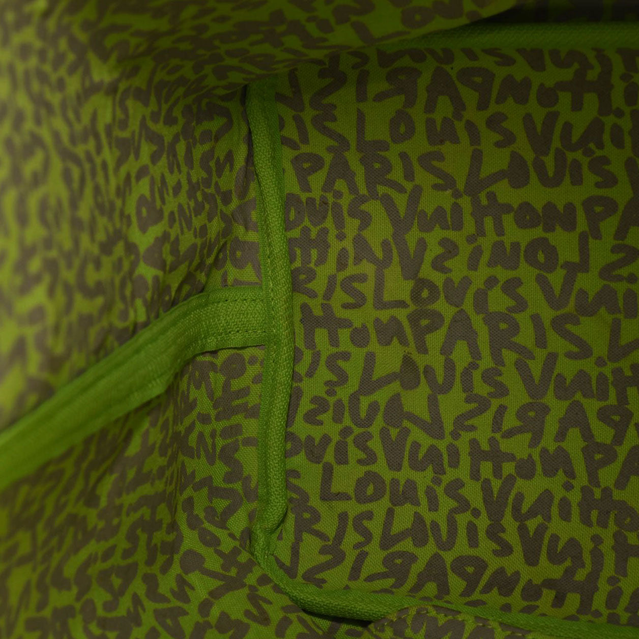 LOUIS VUITTON Monogram Graffiti Neverfull GM Green