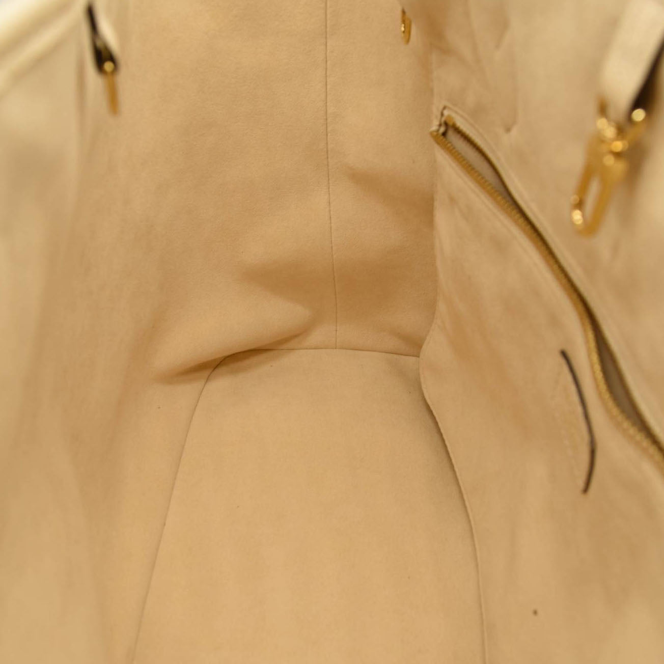 LOUIS VUITTON Empreinte Monogram Giant Neverfull MM Cream