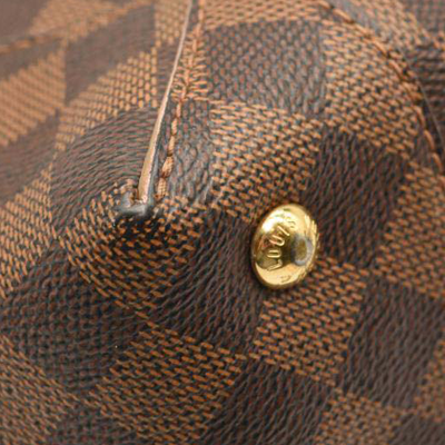 LOUIS VUITTON Damier Ebene Caissa Clutch in Rose Ballerine