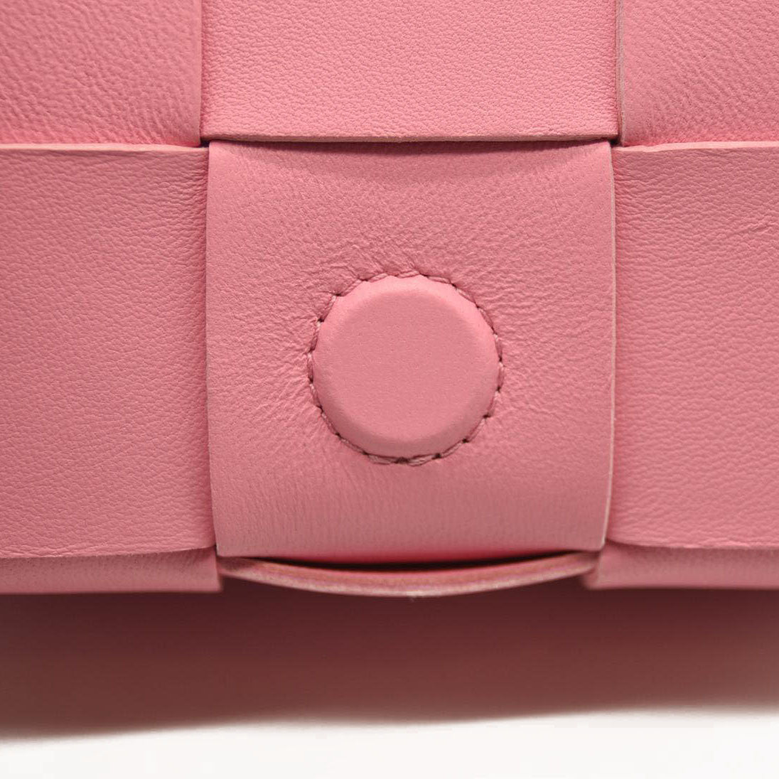 NEW BOTTEGA VENETA Lambskin Maxi Intrecciato Extra Mini Cassette Crossbody Bag Bon Bon