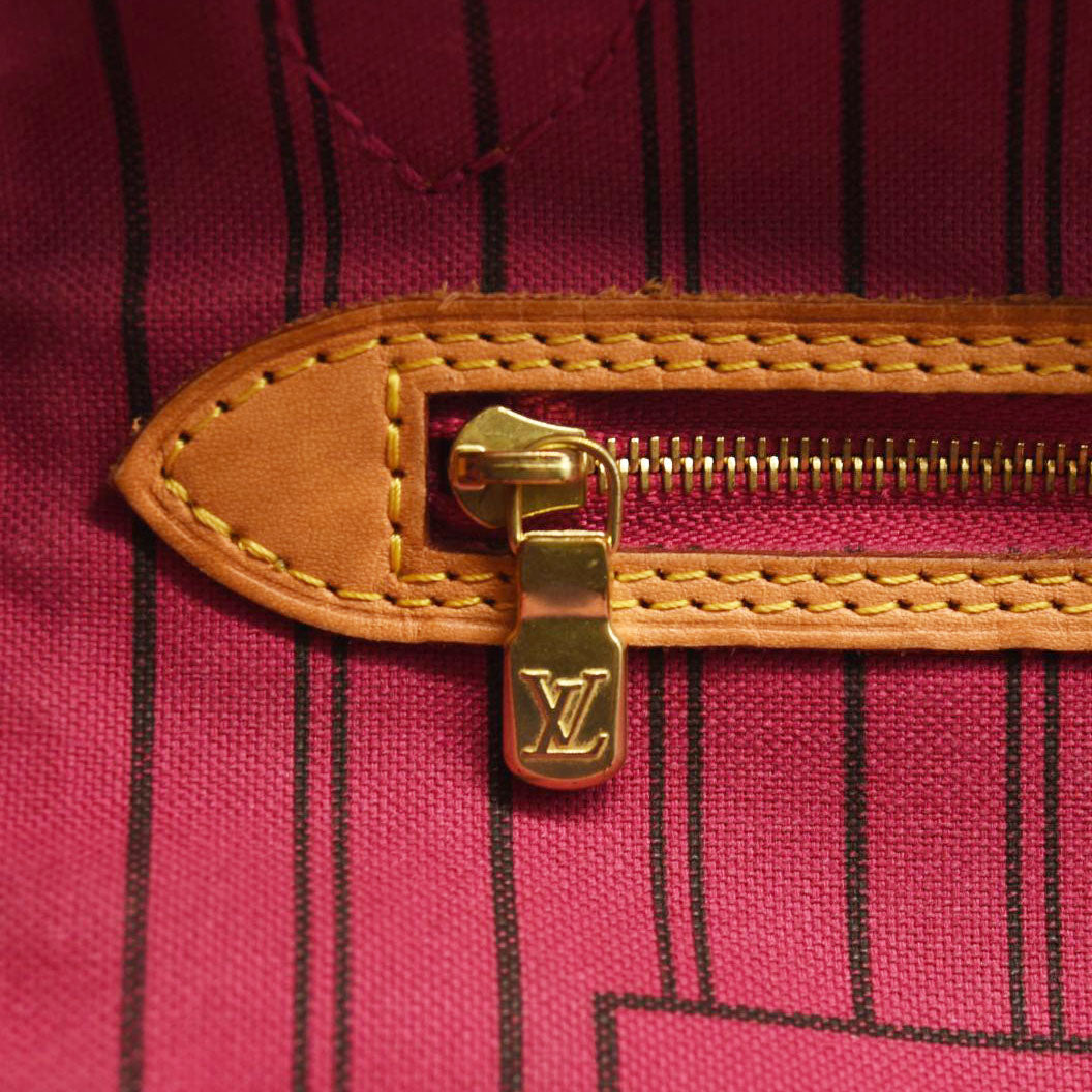 LOUIS VUITTON Monogram Neo Neverfull PM Pivoine