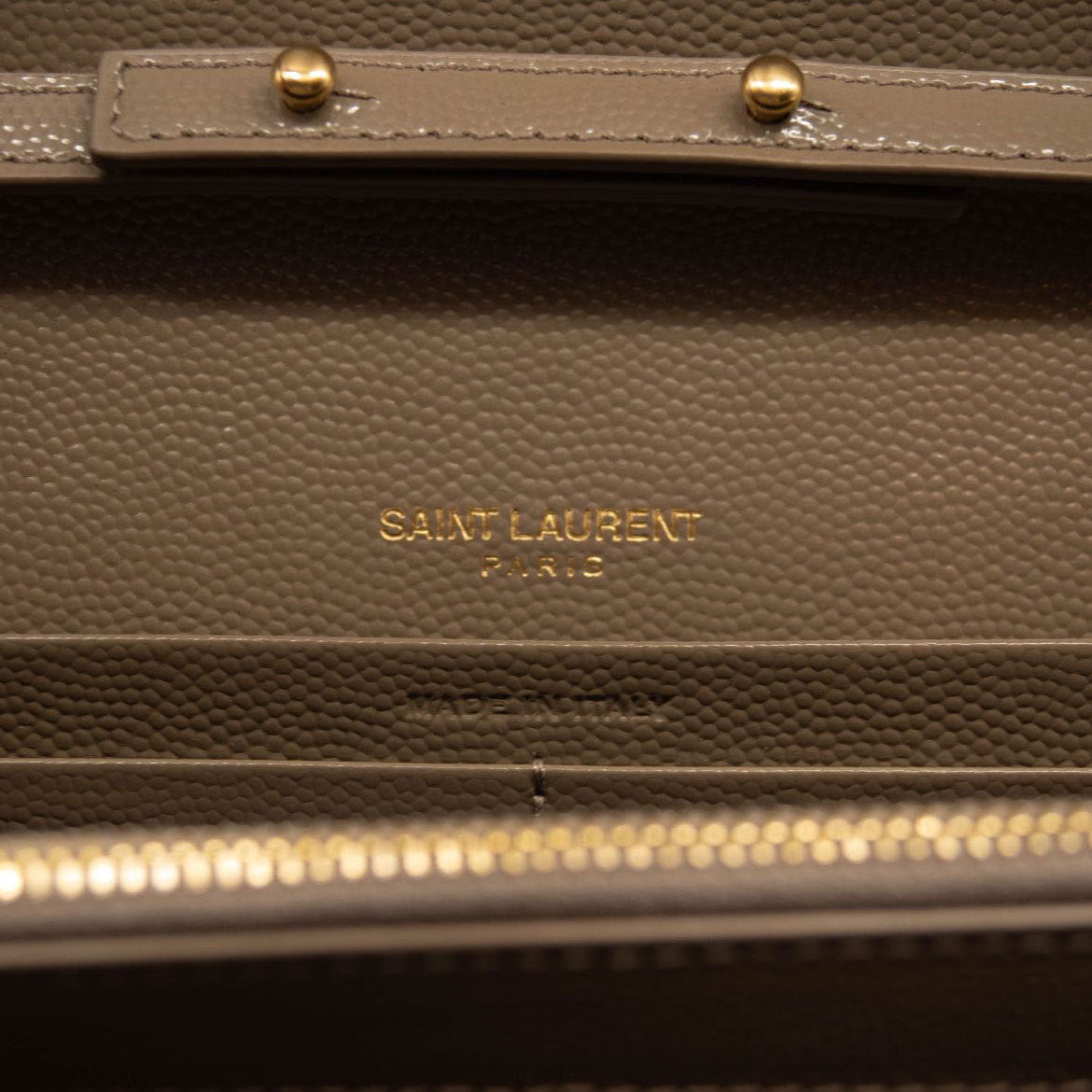 NEW SAINT LAURENT Grain De Poudre Mixed Matelasse Triquilt Monogram Chain Wallet Dark Beige