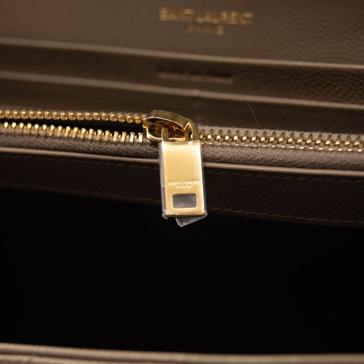 NEW SAINT LAURENT Grain De Poudre Mixed Matelasse Triquilt Monogram Chain Wallet Dark Beige