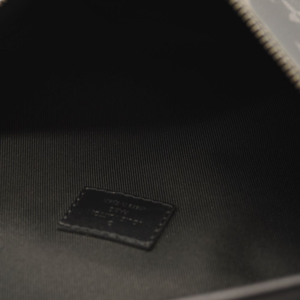 LOUIS VUITTON Monogram Eclipse Discovery Bumbag