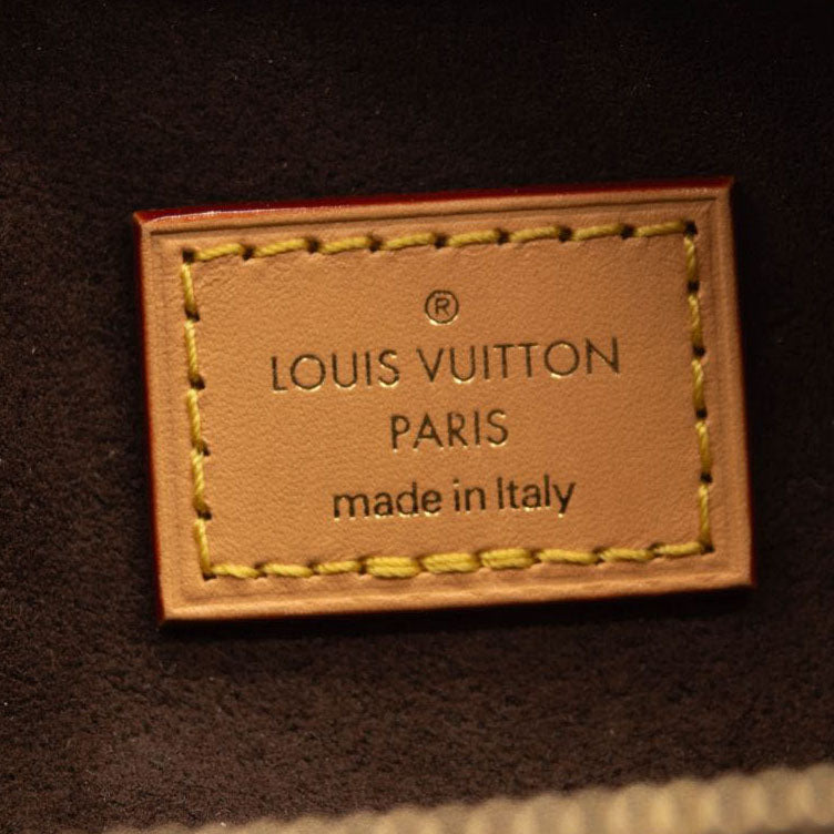 Louis Vuitton LV Mini bumbag new Beige Leather ref.878407 - Joli