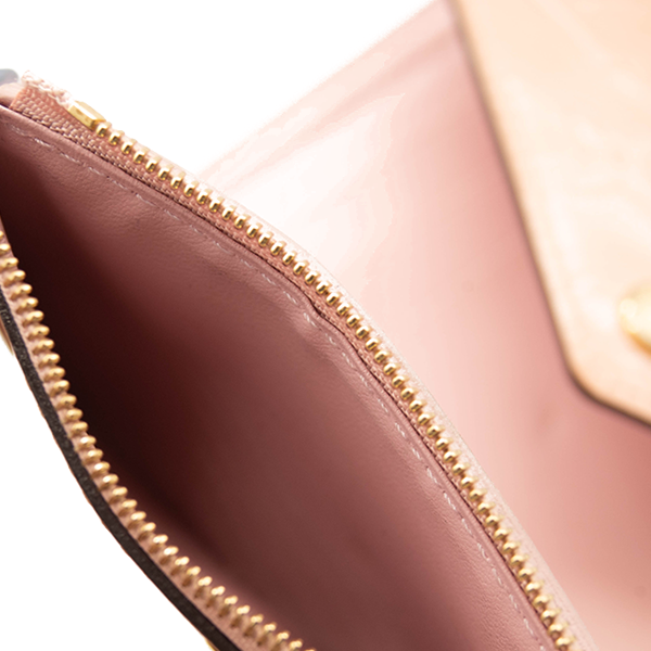 LOUIS VUITTON Vernis Victorine Compact Wallet Rose Ballerine