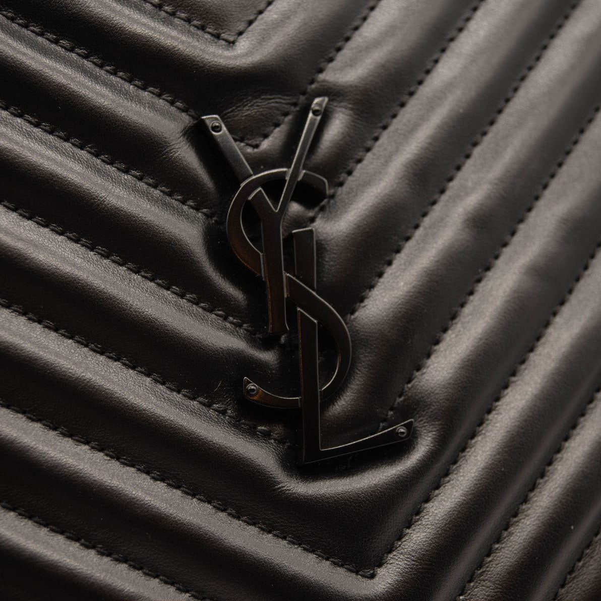 NEW SAINT LAURENT Calfskin Matelasse Monogram Monochrome Lou Camera Bag Black