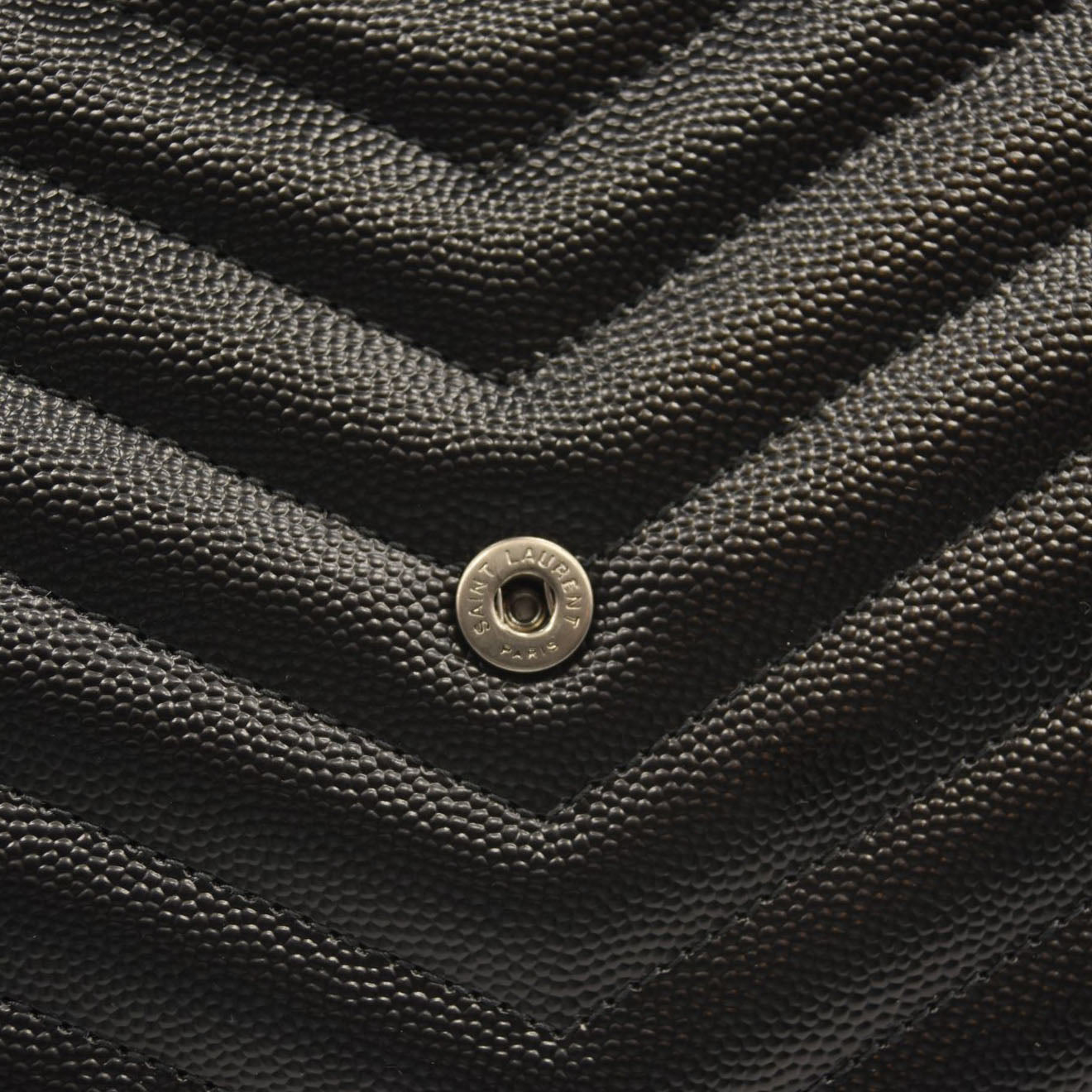NEW SAINT LAURENT Grain De Poudre Matelasse Chevron Monogram Envelope Chain Wallet Black