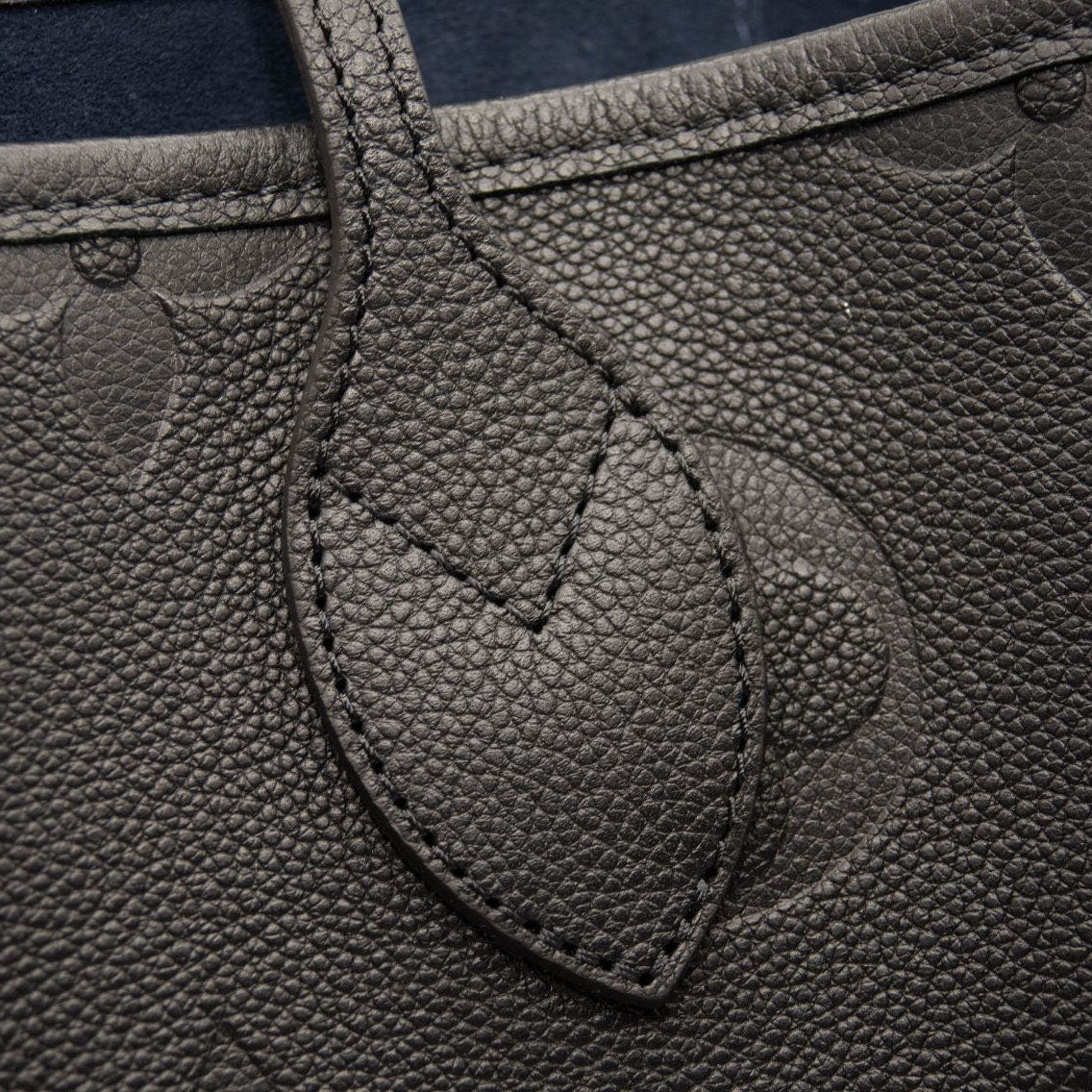 USED LOUIS VUITTON Empreinte Monogram Giant Neverfull MM Black Microchipped