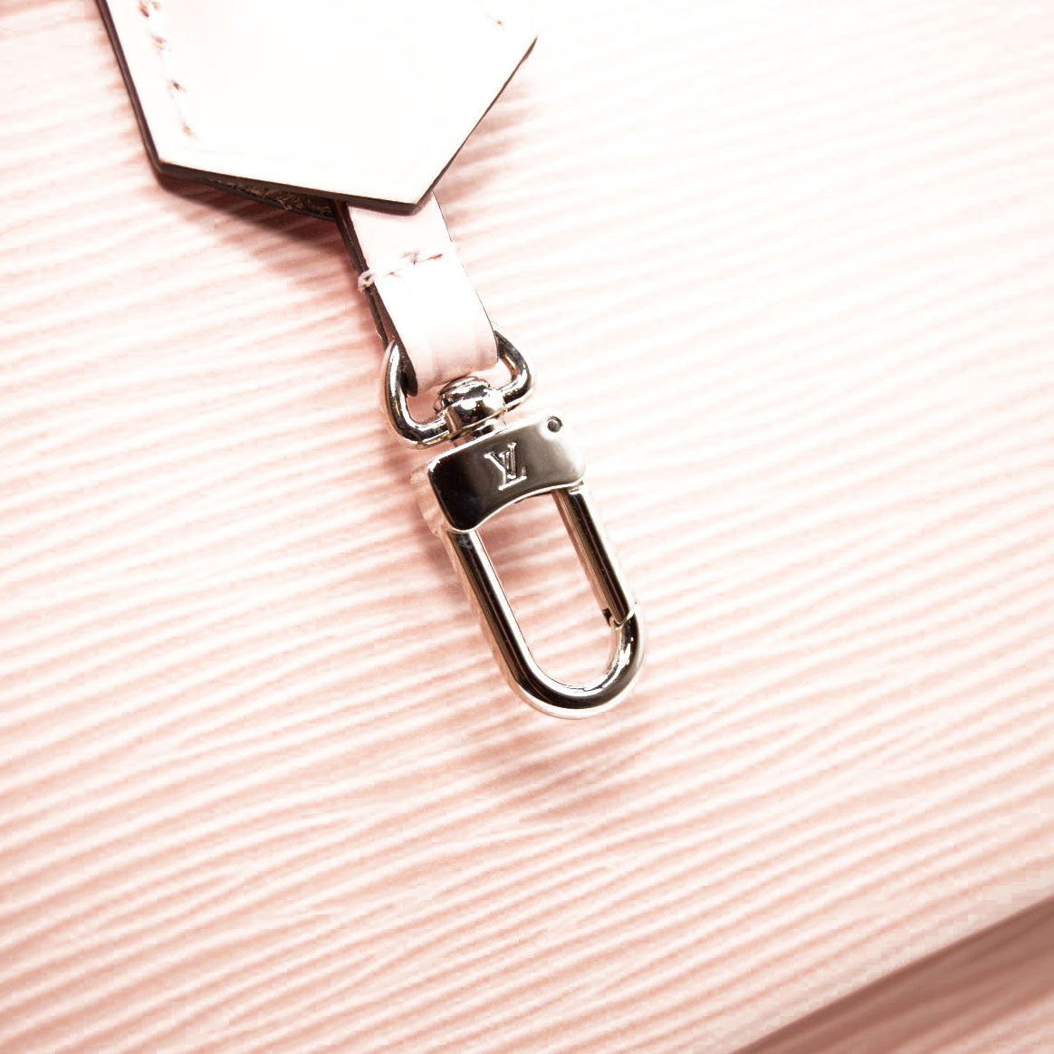 Louis Vuitton Epi Cluny MM Rose Ballerine Pink