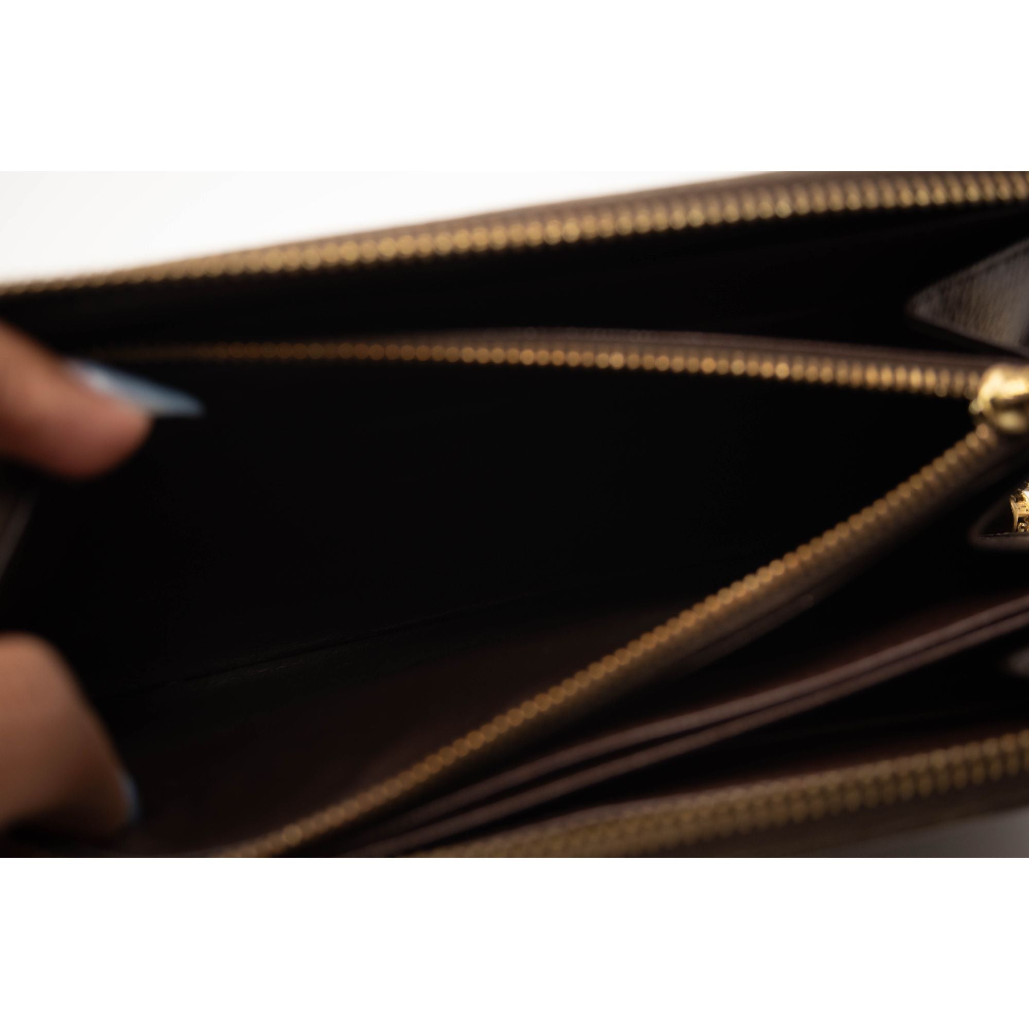 LOUIS VUITTON Damier Ebene Zippy Wallet CA2037