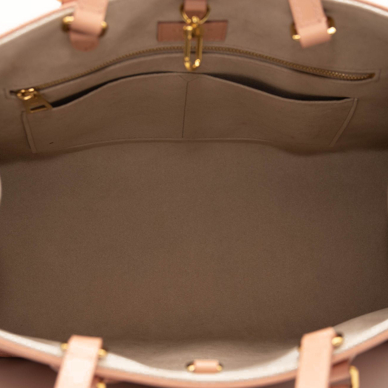 LOUIS VUITTON Empreinte Monogram Giant Onthego MM Arizona Creme