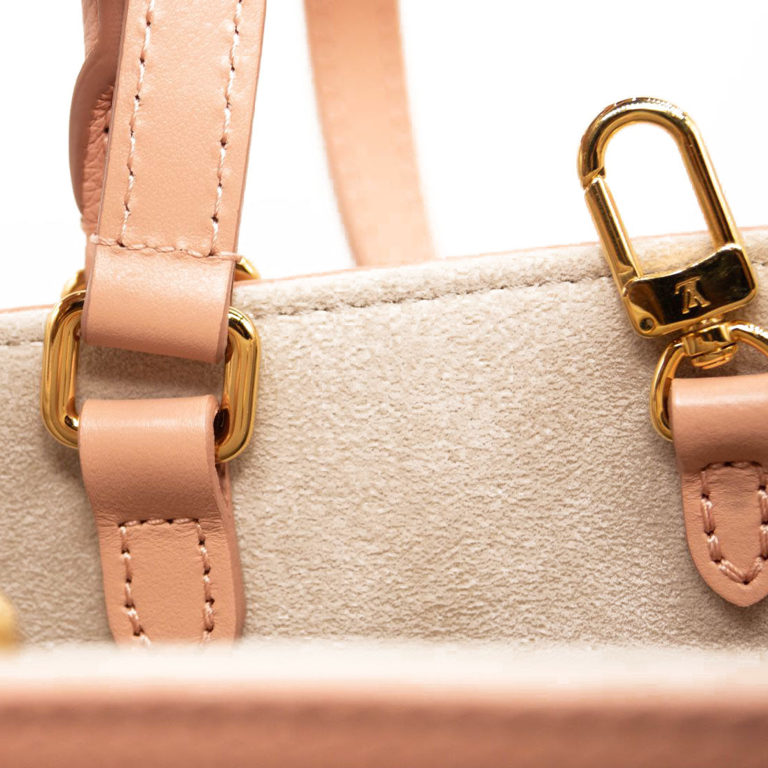 LOUIS VUITTON Empreinte Monogram Giant Onthego MM Arizona Creme