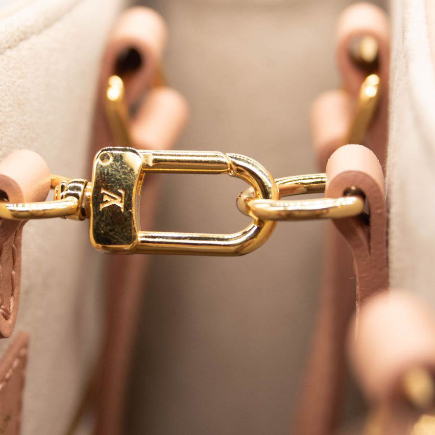 LOUIS VUITTON Empreinte Monogram Giant Onthego MM Arizona Creme