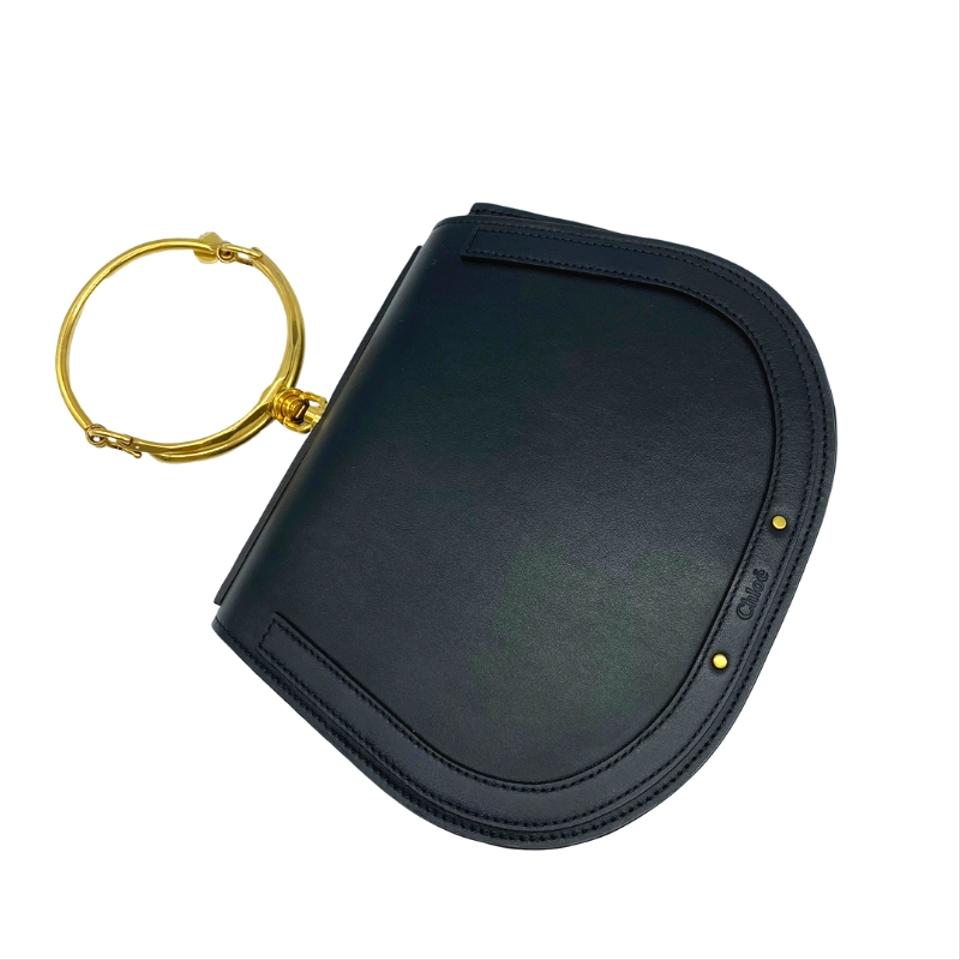 CHLOE Medium Nile gold bangle bracelet handle taupe leather saddle bag For  Sale at 1stDibs