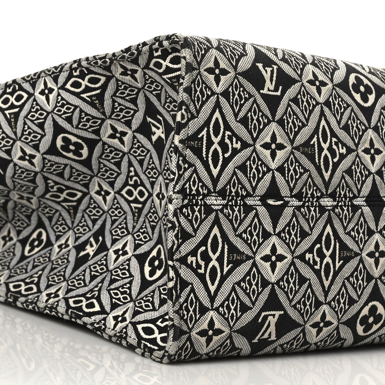 LOUIS VUITTON Jacquard Since 1854 Onthego GM Grey