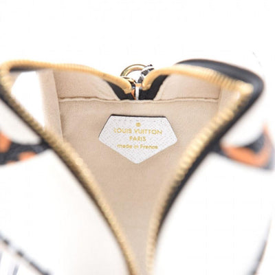 Louis Vuitton Jungle Giant Monogram 2019  Bags, Luxury bags, Louis vuitton  handbags