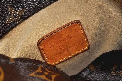 Louis Vuitton Artsy Mm Brown Monogram Canvas Hobo Bag