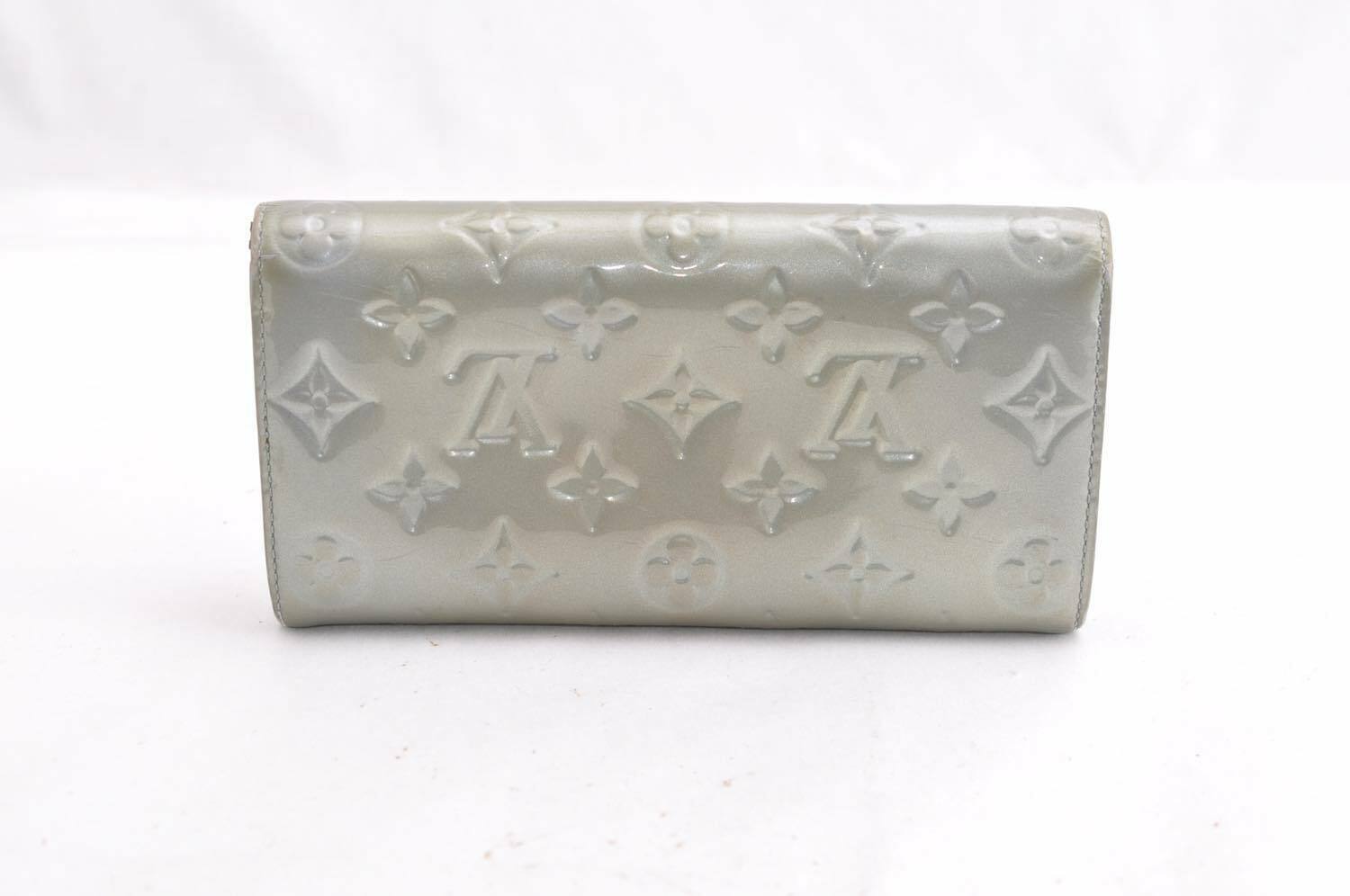LOUIS VUITTON Vernis Portefeuille Sarah Wallet Givre M91564