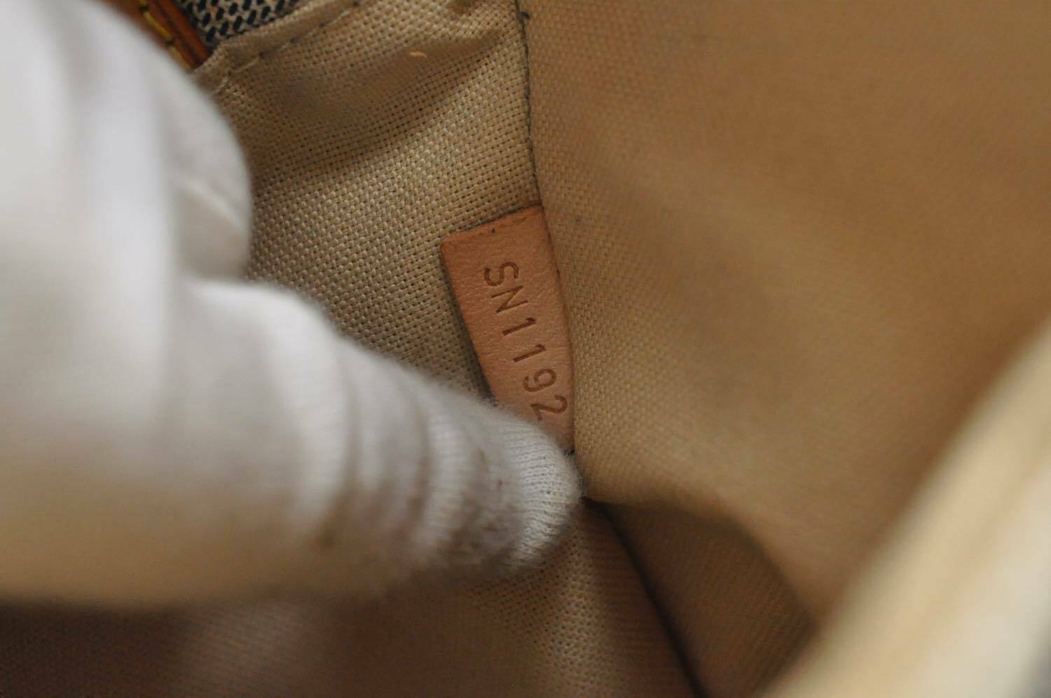 Louis Vuitton Damier Azur Figheri tote bag Beige Cloth ref.591536 - Joli  Closet