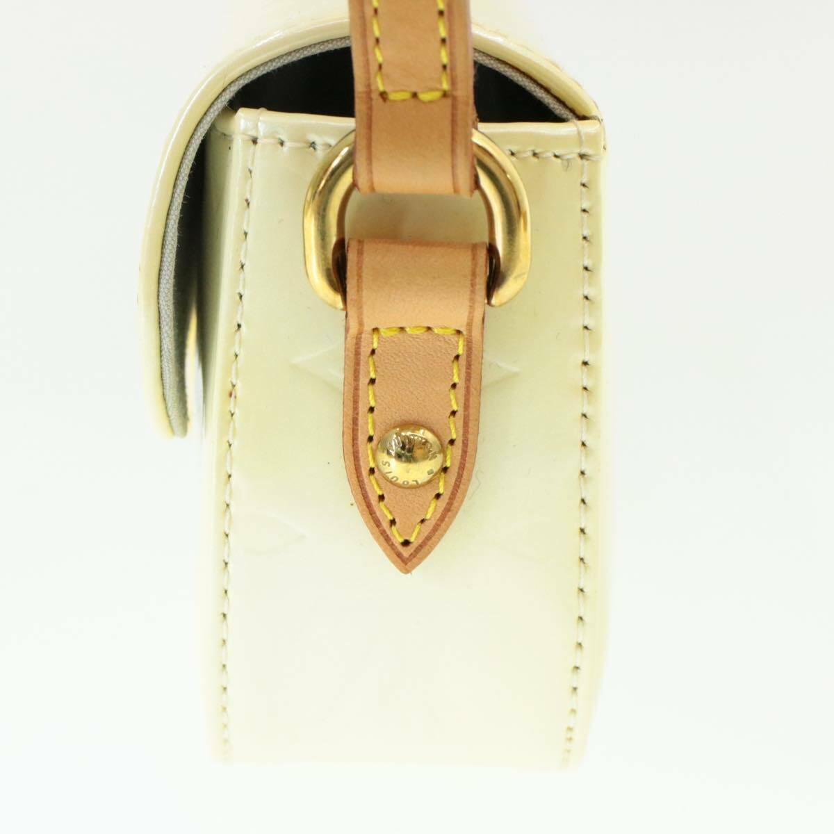 LOUIS VUITTON Vernis Malibu Street Perle Hand Pouch M91507