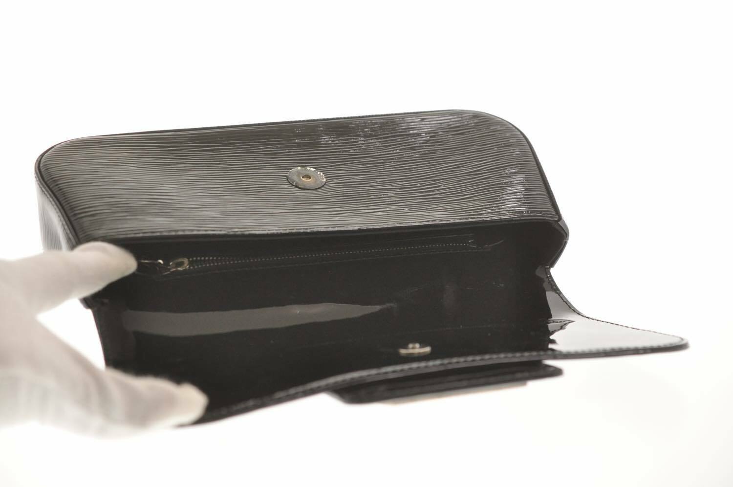 LOUIS VUITTON Epi Electric Sobe Pouch Black M4029N