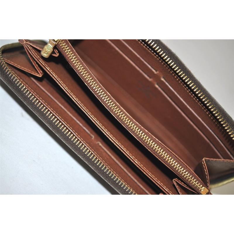 LOUIS VUITTON Monogram Zippy Wallet