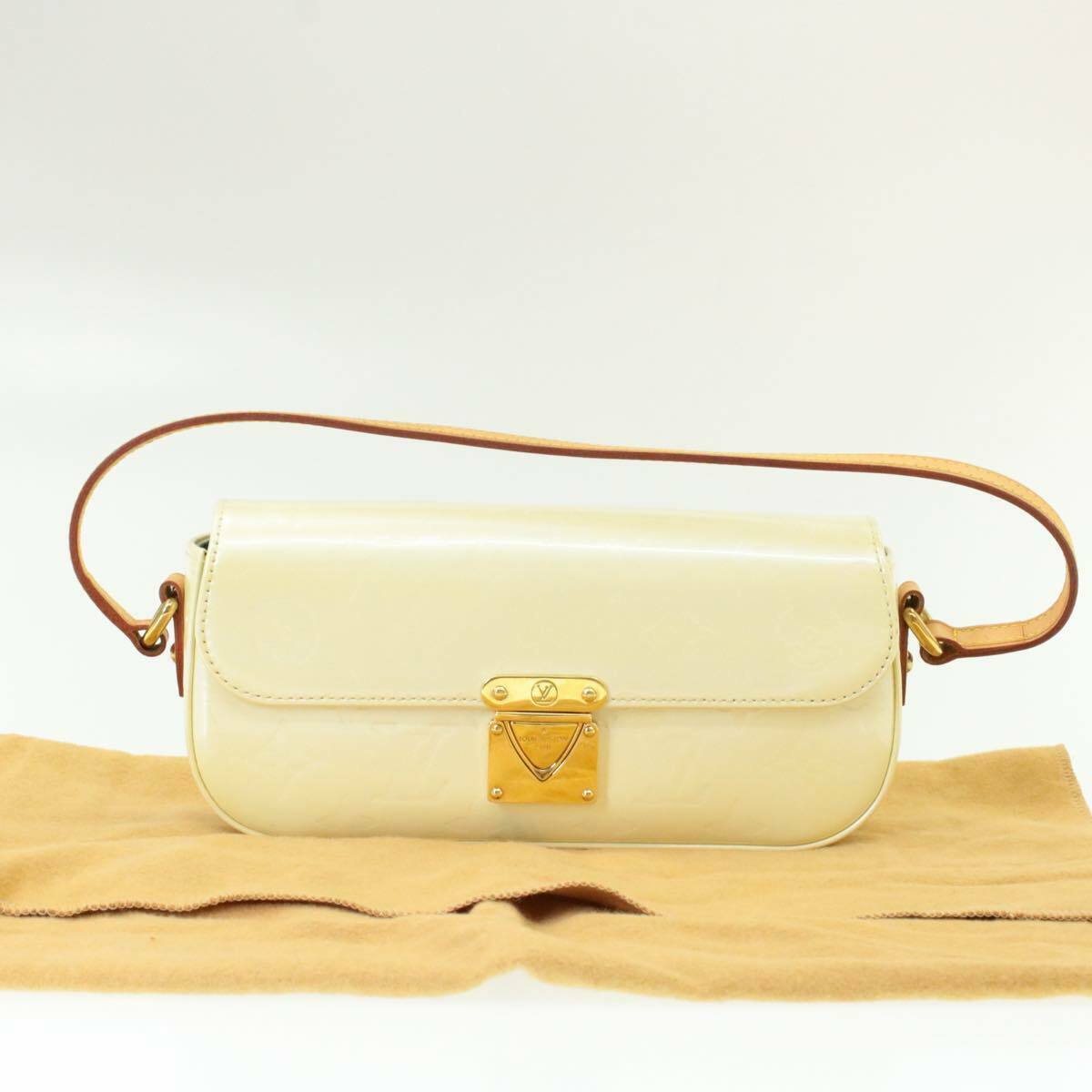 LOUIS VUITTON Vernis Malibu Street Perle Hand Pouch M91507