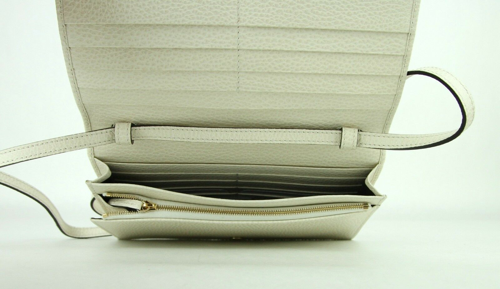 Gucci Women's Creamy White Swing Leather Crossbody Clutch Wallet