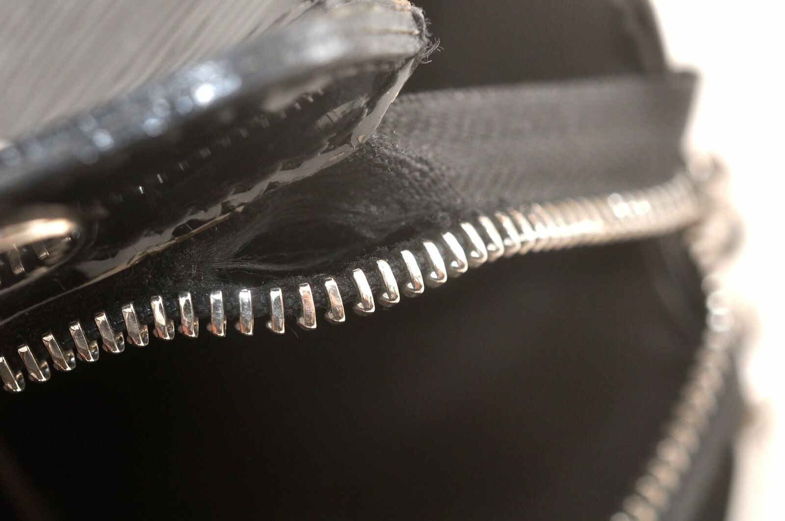 Louis Vuitton Epi Electric Brea Black Shoulder Hand Bag M40328