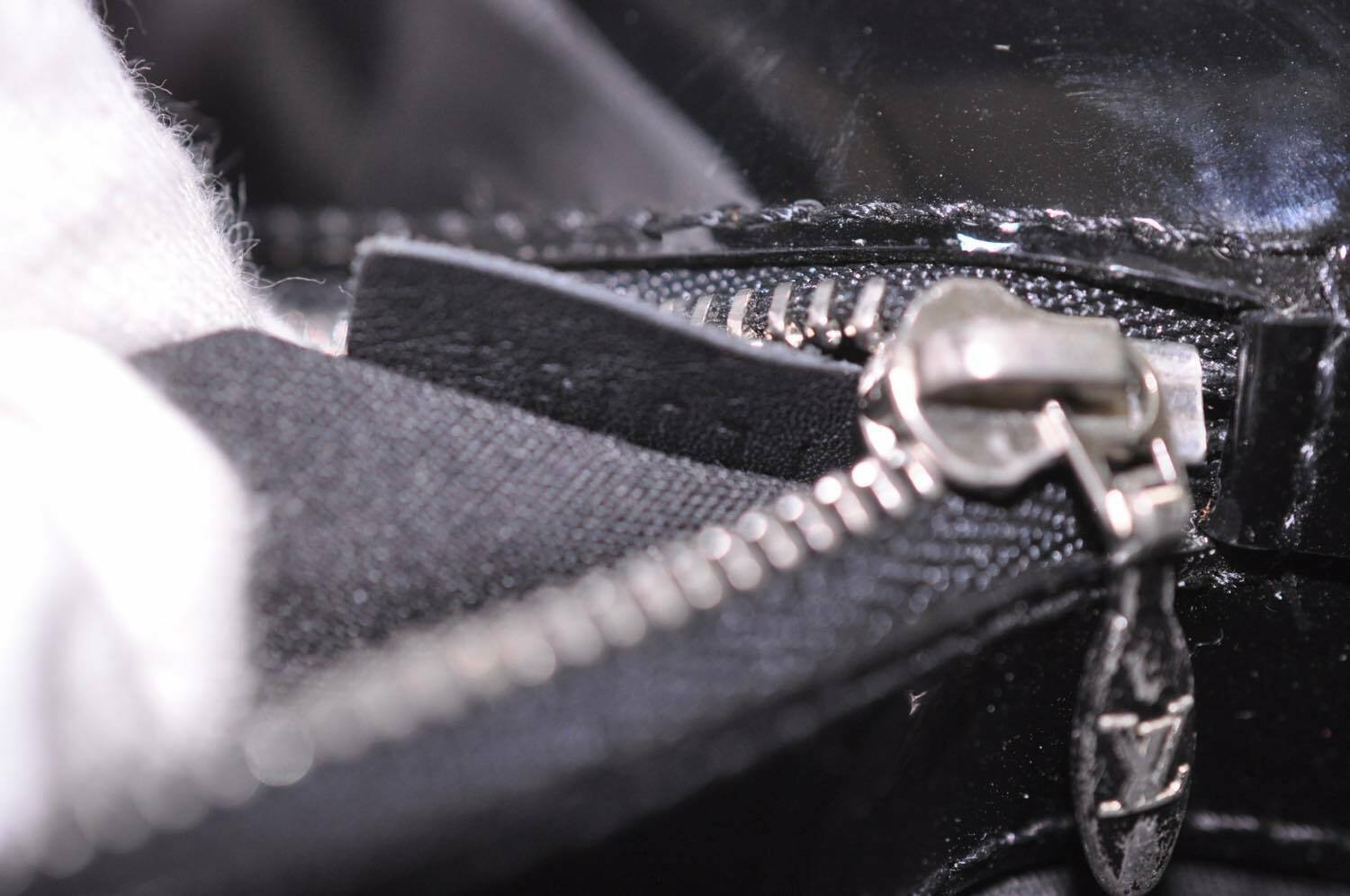 LOUIS VUITTON Epi Electric Sobe Pouch Black M4029N