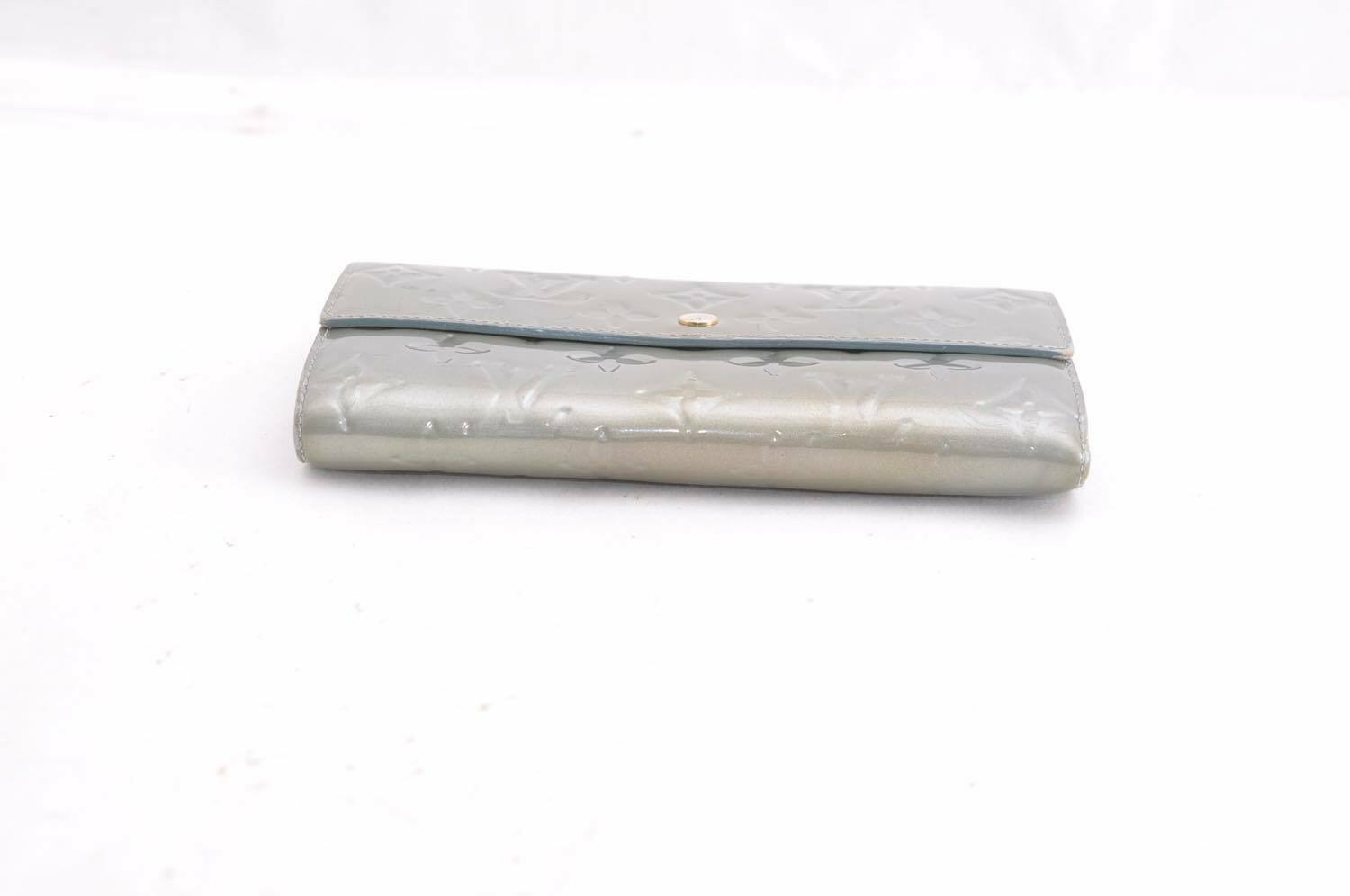 LOUIS VUITTON Vernis Portefeuille Sarah Wallet Givre M91564