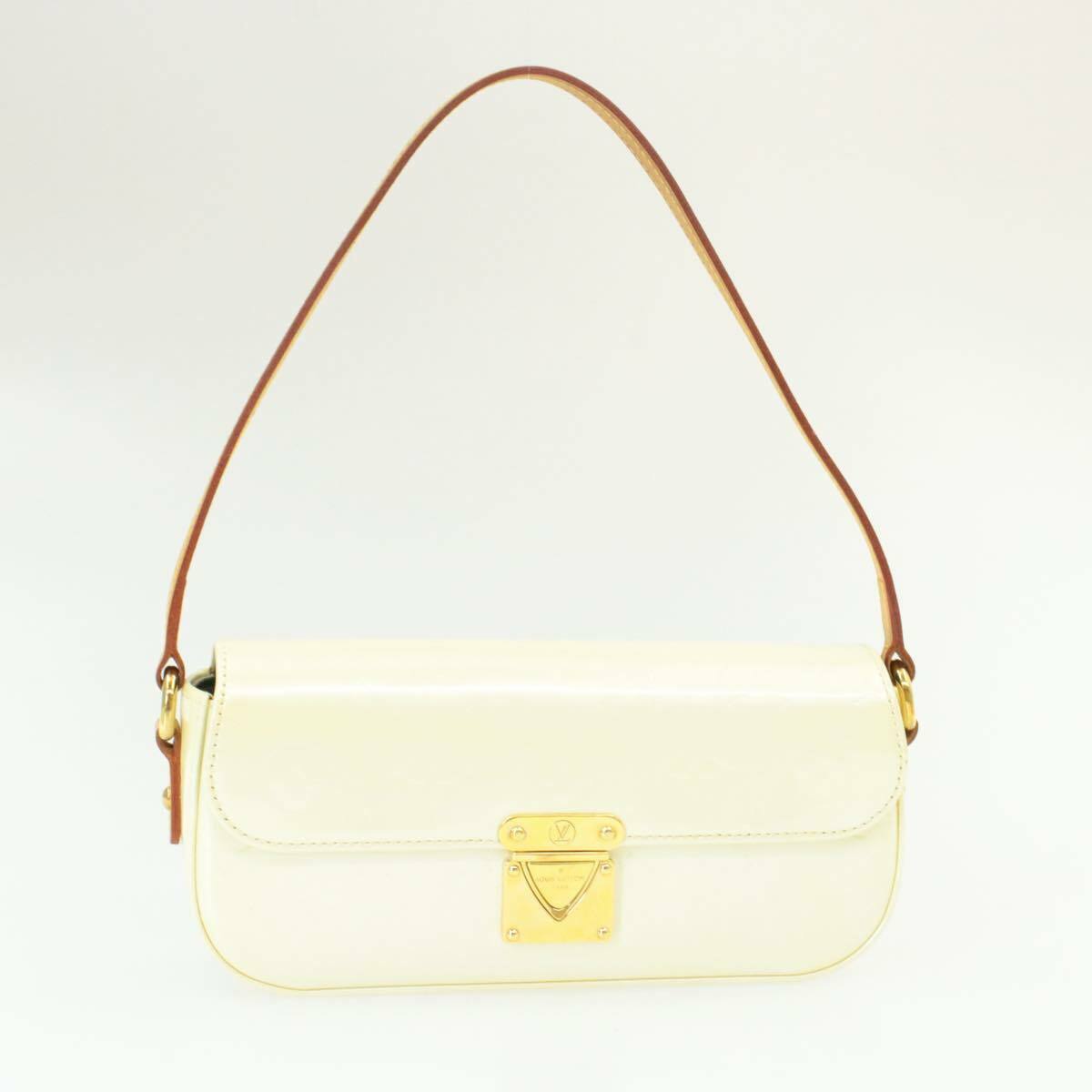 LOUIS VUITTON Vernis Malibu Street Perle Hand Pouch M91507