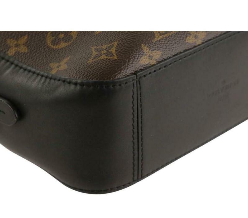 Louis Vuitton Saintonge Black Monogram Canvas Shoulder Bag