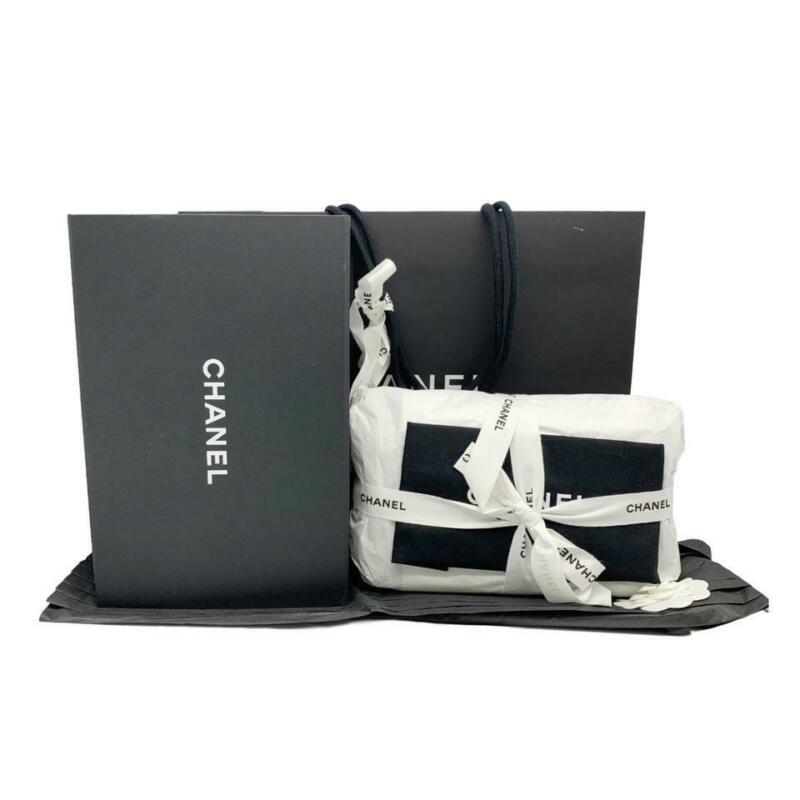 Chanel Handbag Boy 2019 Medium Caviar Goldtone Hardware Black Leather -  MyDesignerly