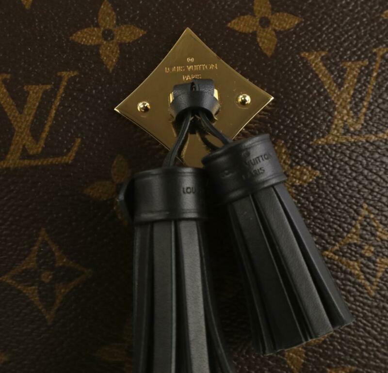 Louis Vuitton Saintonge Black Monogram Canvas Shoulder Bag