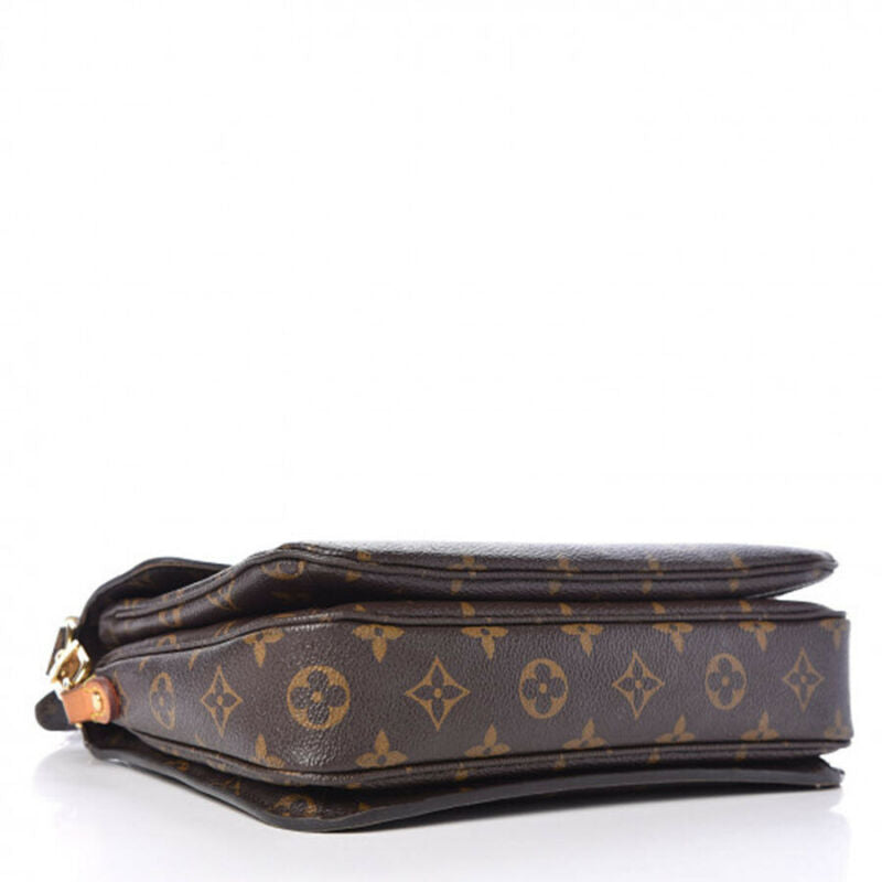 Louis Vuitton Pochette Metis Monogram Canvas Shoulder Bag