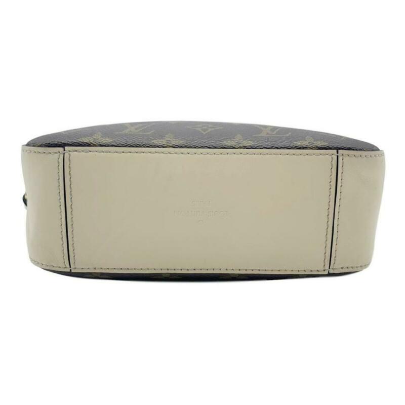 Louis Vuitton Saintonge Creme White Monogram Canvas Cross Body Bag