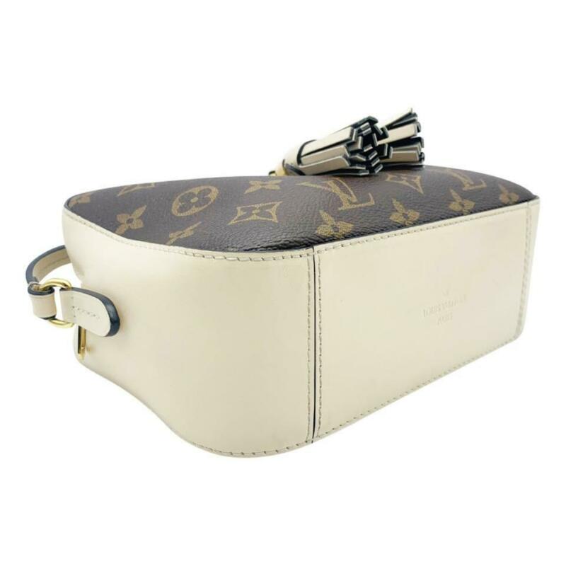 Louis Vuitton Saintonge Creme White Monogram Canvas Shoulder Bag