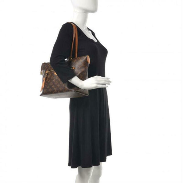 Louis Vuitton Iena Tote Monogram Canvas PM - ShopStyle Shoulder Bags